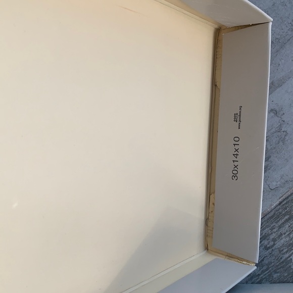 Marc Fisher Gift Wrap Packaging Shoe Box Storage - Picture 5 of 12